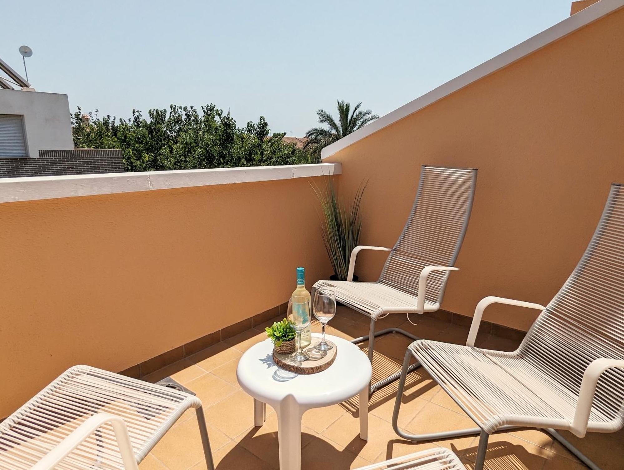 Apartamento Las Palmeras - Con Terraza, Barbacoa, Aire Acondicionado Y A 250M De La Playa! Лос-Алькасарес Екстер'єр фото